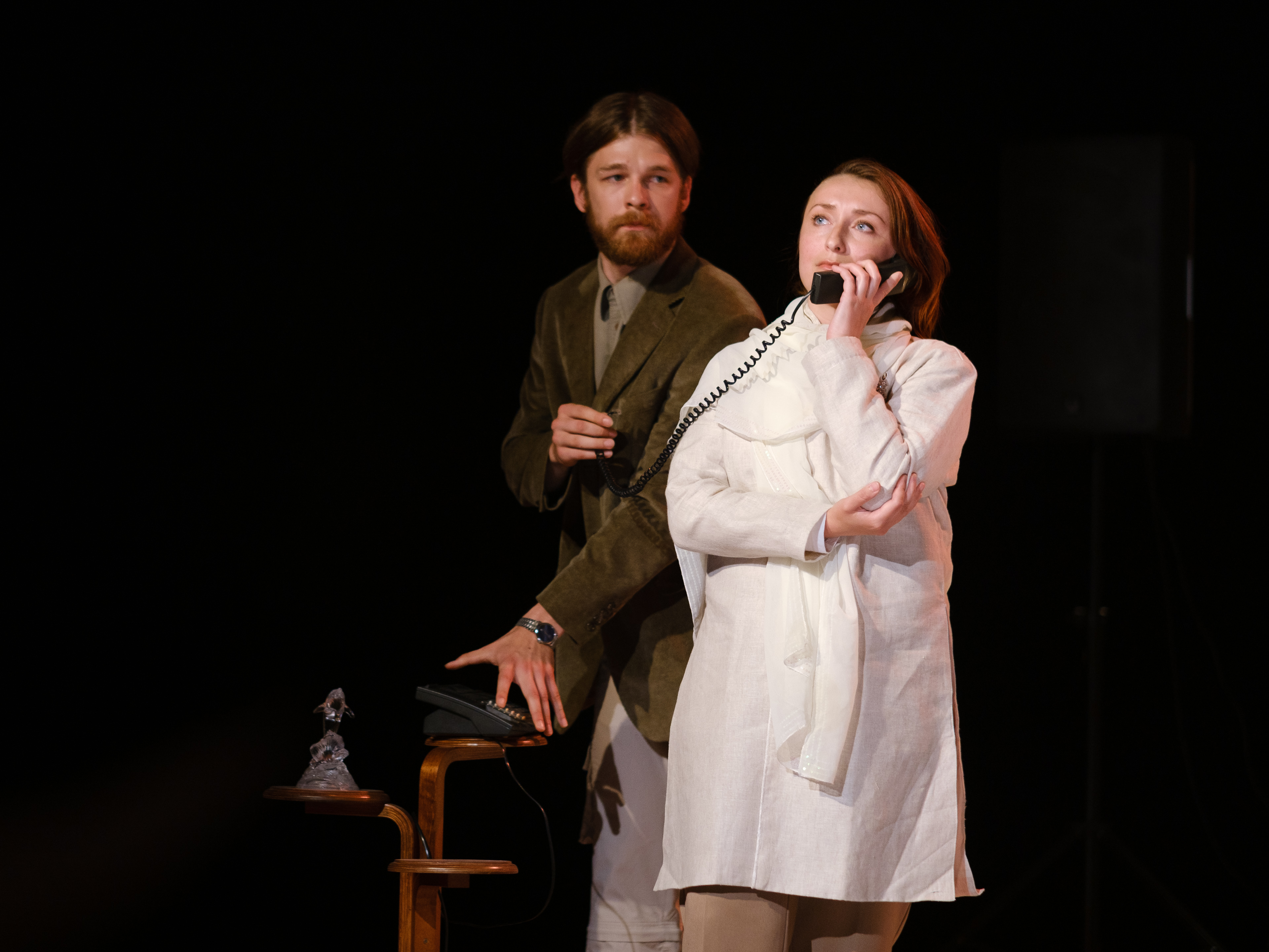 Āris Matesovičs un Jana Ļisova izrādē "Vecmāmiņu valsts" festivālā LAMPA // Foto – Alfrēds Ulmanis